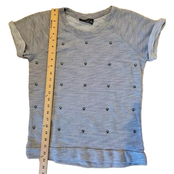 a.n.a A New Approach Soft Knit Gray Studded Top with Rolled Short Sleeves Size S - Picture 4 of 9